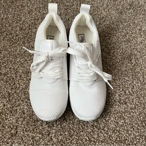 White Athletic Sneakers Size 6 Women’s